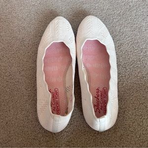 White Skechers Flats-10